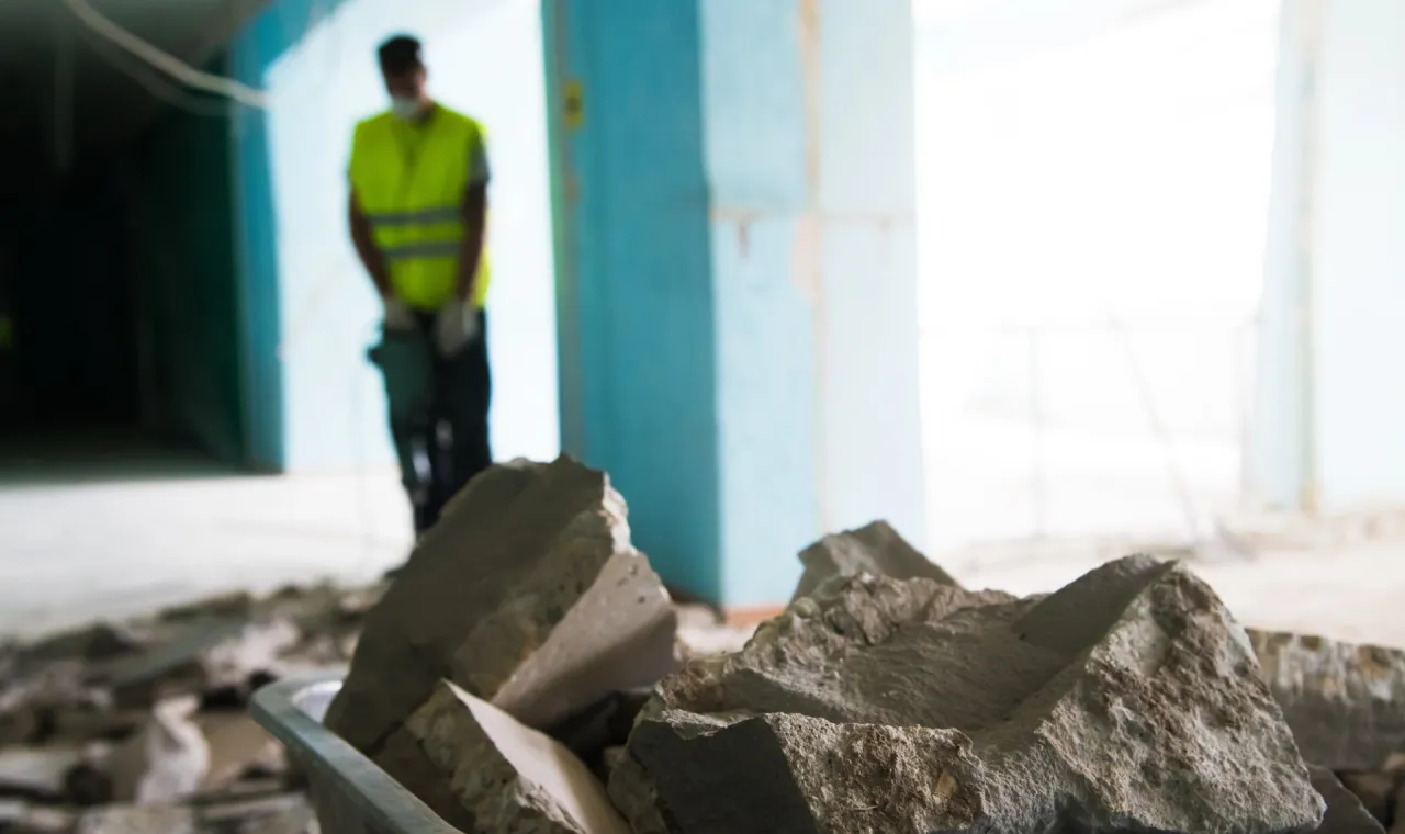 Estrich fachgerecht entfernen und vorbereiten